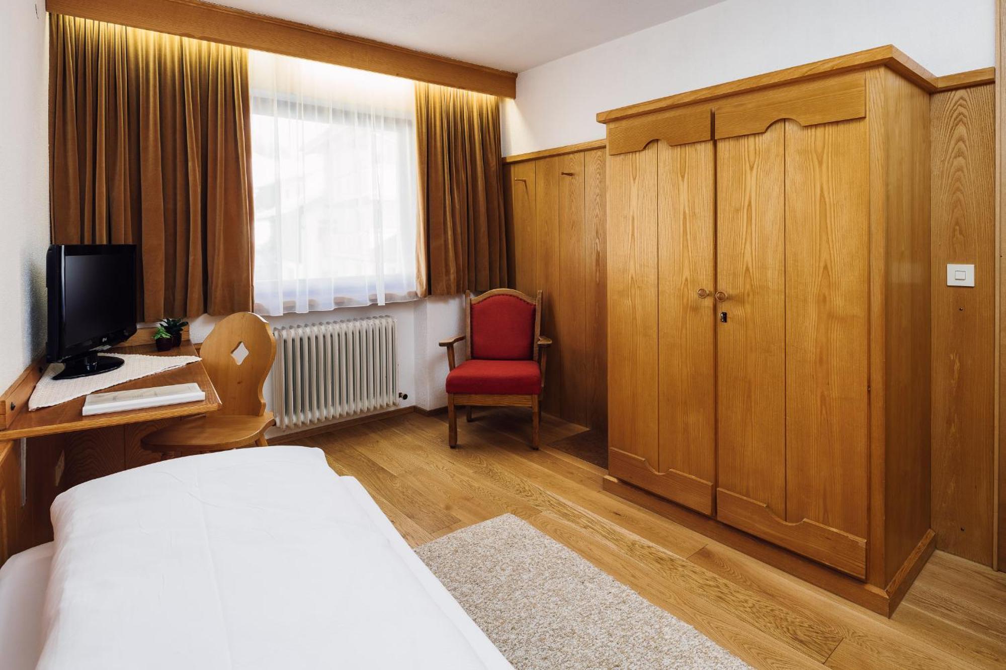 Hotel Komperdell سيرفاوس المظهر الخارجي الصورة