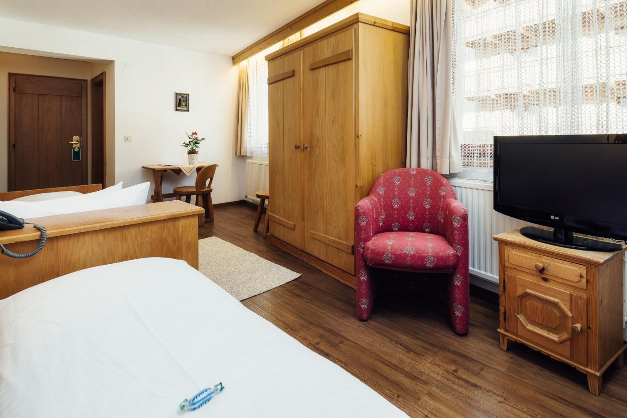 Hotel Komperdell سيرفاوس المظهر الخارجي الصورة