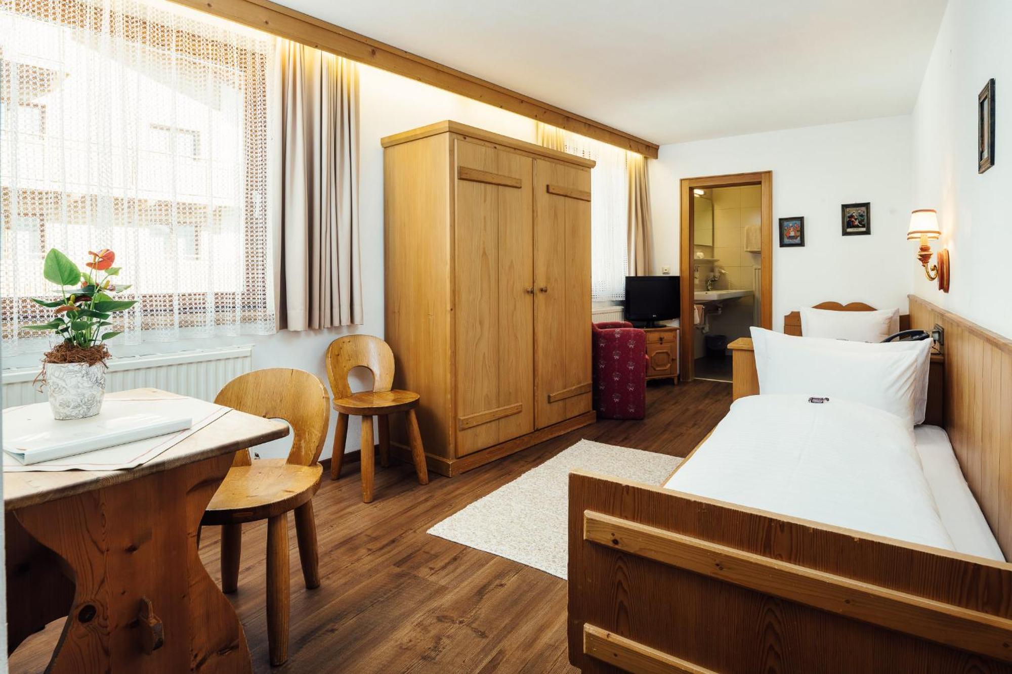 Hotel Komperdell سيرفاوس المظهر الخارجي الصورة